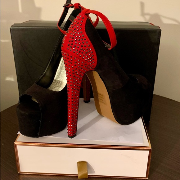 Beautiful Wild pair stilettos 👠 pump size 6 - Picture 9 of 16